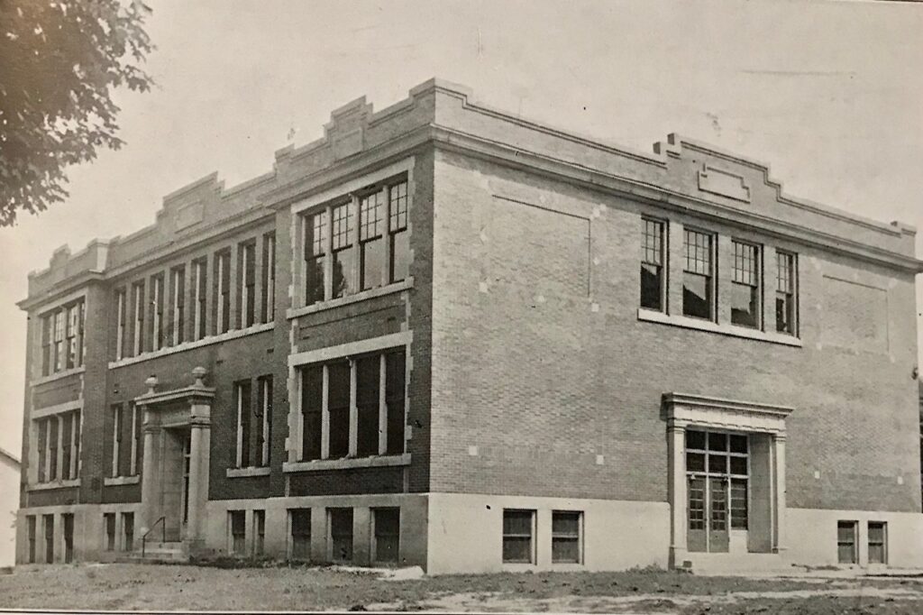 Original Chelsea High School on East Street 19— to 1960